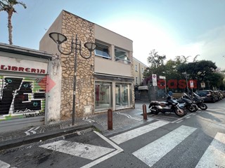 Negozio in Affitto a Portici, 1'800&euro;, 70 m²
