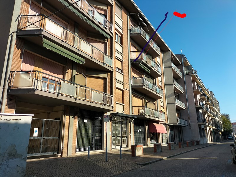 Bilocale in Vendita a Valenza, zona Valenza, 33'000&euro;, 62 m²