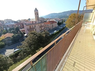 Quadrilocale in Affitto a Spotorno, 800€, 75 m²