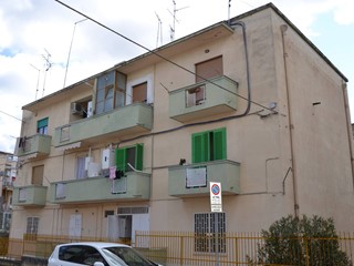 Trilocale in Vendita a Canosa di Puglia, 69'000€, 75 m²