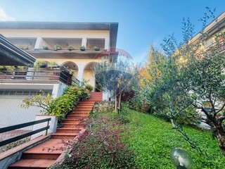 Casa Semi Indipendente in Vendita a Salsomaggiore Terme, 447'000&euro;, 390 m²