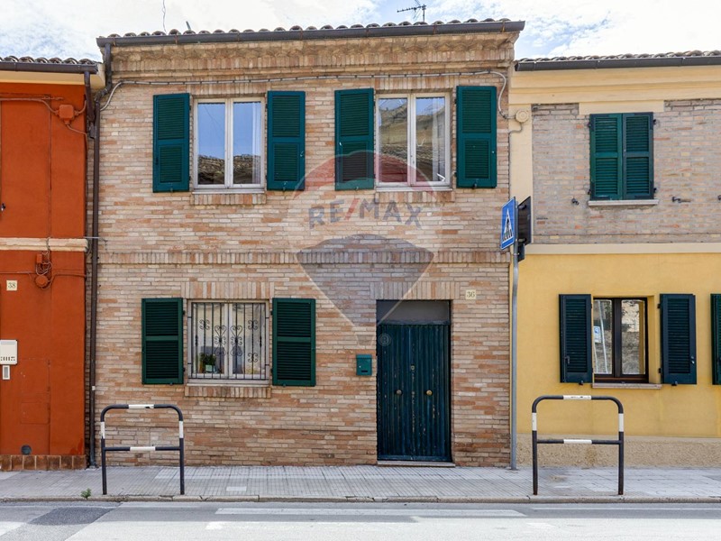 Casa Indipendente in Vendita a Recanati, 155'000&euro;, 130 m²
