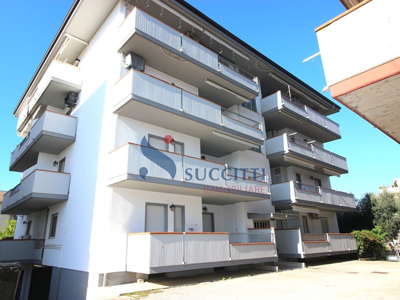 Trilocale in Vendita a Alba Adriatica, 148'000&euro;, 64 m²