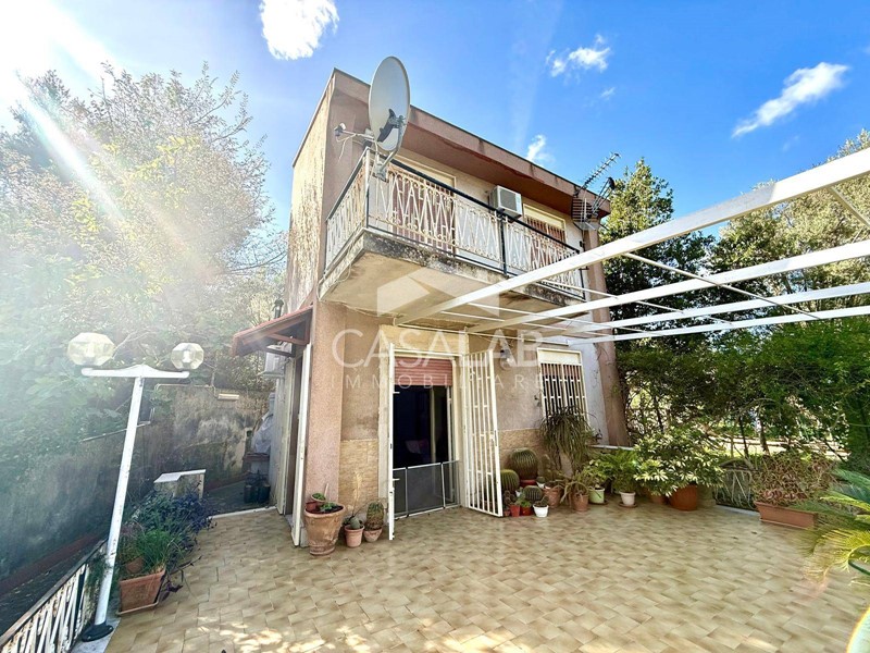 Villa in Vendita a Carini, 139'000&euro;, 105 m²