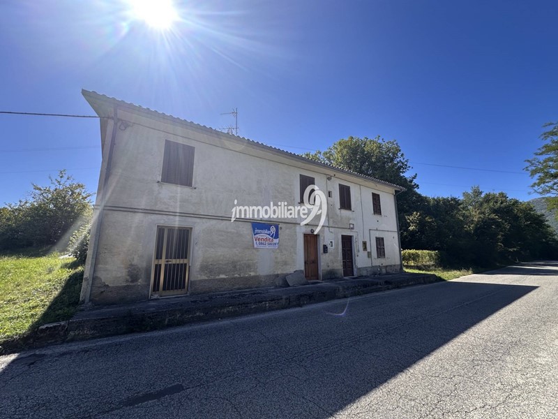 Bilocale in Vendita a L'Aquila, 35'000€, 60 m²