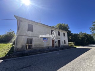 Bilocale in Vendita a L'Aquila, 35'000€, 60 m²