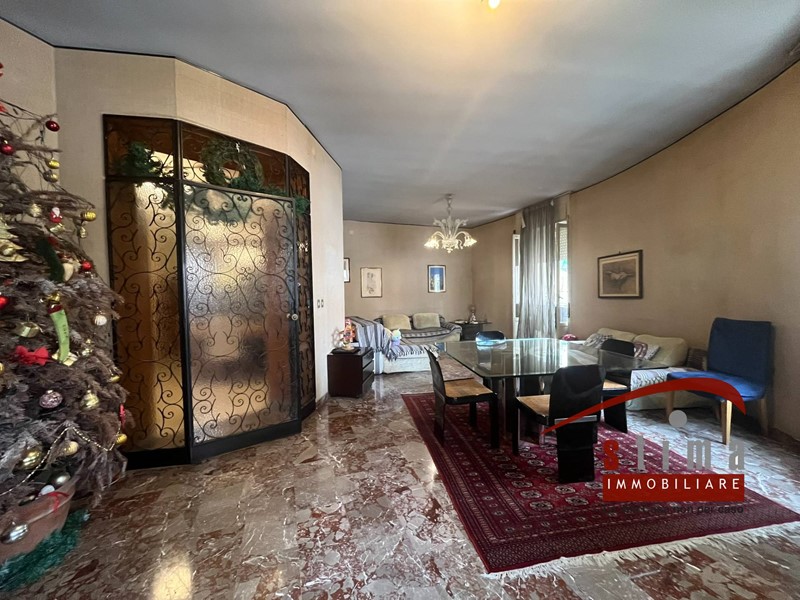 Appartamento in Vendita a Siracusa, 185'000€, 230 m²