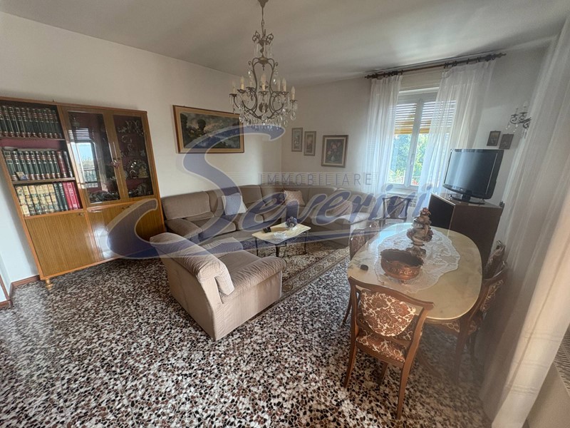 Trilocale in Vendita a Tavernerio, 150'000&euro;, 95 m²