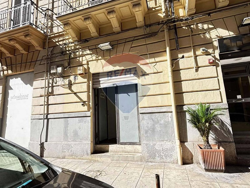Magazzino in Vendita a Palermo, 82'000€, 113 m²