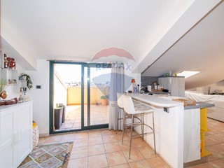 Attico in Vendita a Piedimonte Etneo, 45'000&euro;, 88 m²