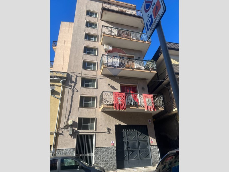 Appartamento in Vendita a Paternò, 89'000€, 100 m²
