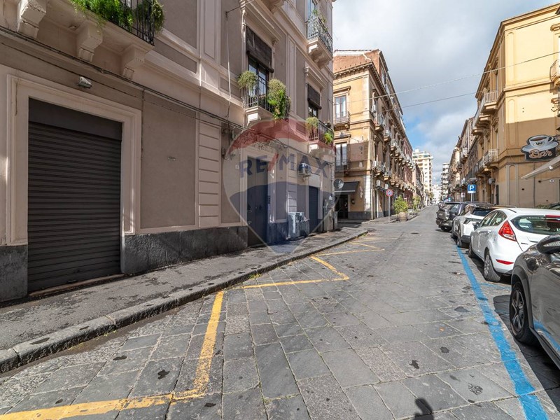 Immobile commerciale in Vendita a Catania, 75'000&euro;, 67 m²