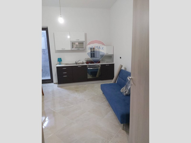 Casa Semi Indipendente in Vendita a Valverde, 135'000&euro;, 160 m²
