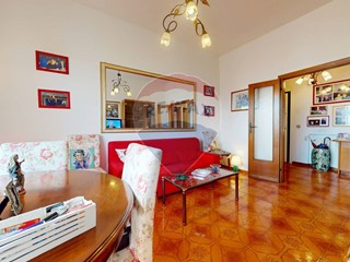 Appartamento in Vendita a Viareggio, 130'000€, 83 m²