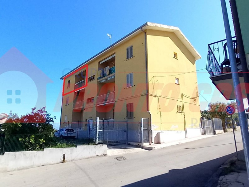 Quadrilocale in Vendita a Rodi Garganico, 130'000&euro;, 77 m²