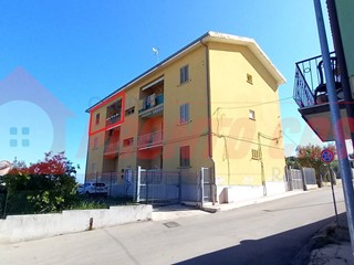 Quadrilocale in Vendita a Rodi Garganico, 130'000€, 77 m²