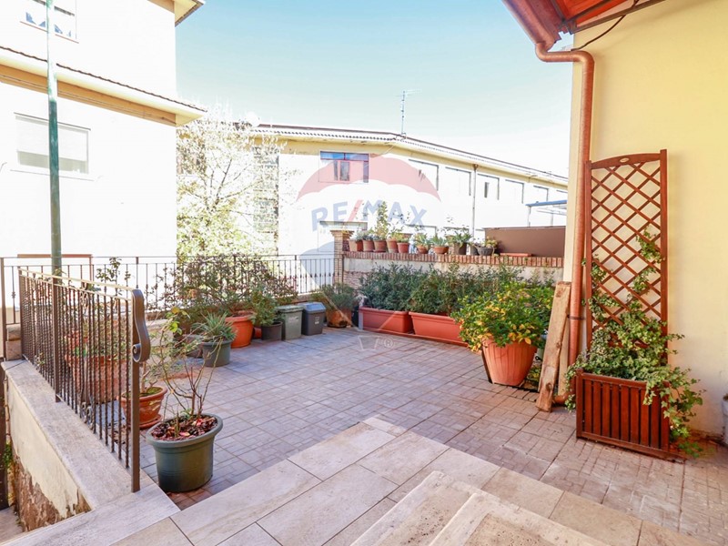 Trilocale in Vendita a Colleferro, 73'000€, 75 m²