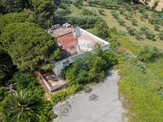 Immobile commerciale in Vendita a Senigallia, 295'000€, 700 m²