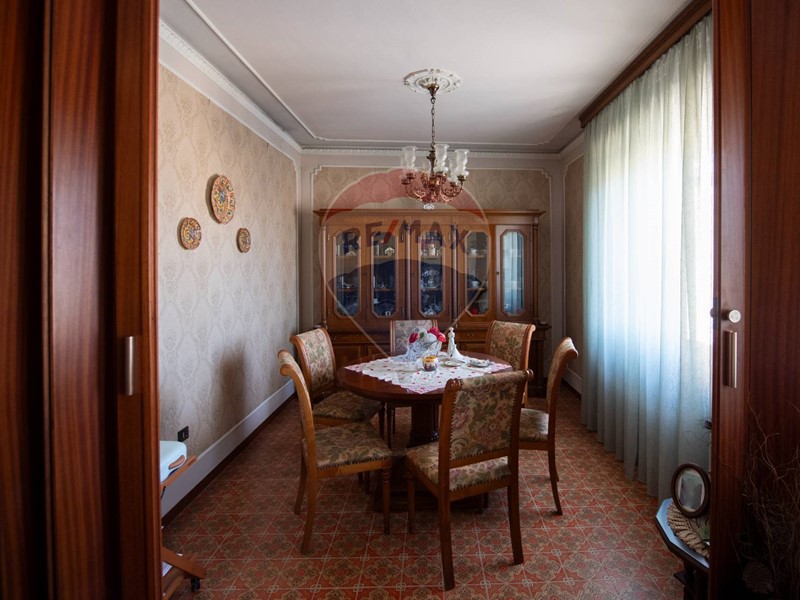 Appartamento in Vendita a Castelleone di Suasa, 63'000&euro;, 120 m²