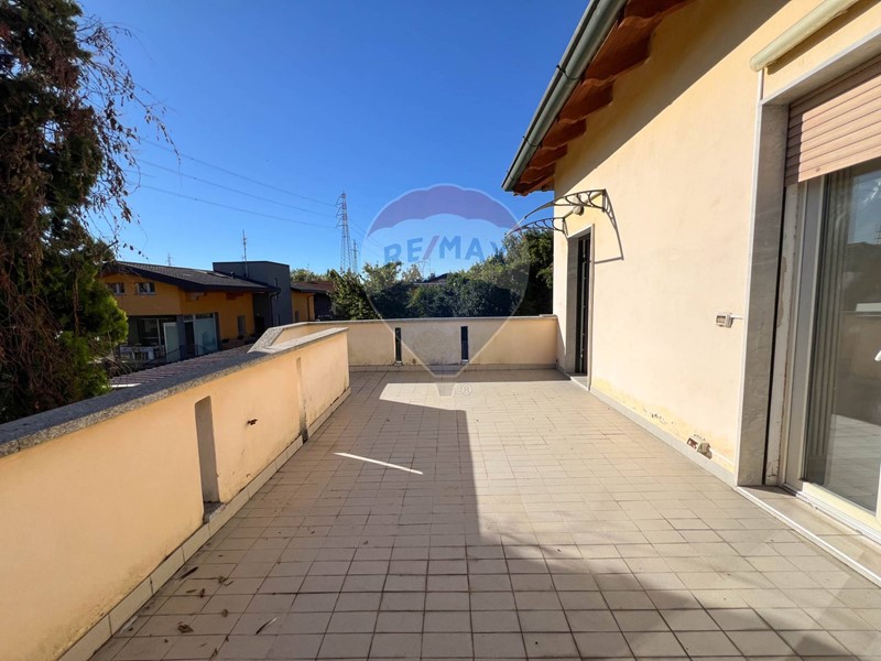 Trilocale in Vendita a Brugherio, 165'000€, 79 m²
