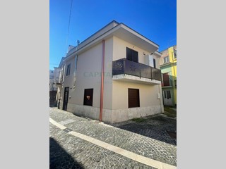 Casa Semi Indipendente in Vendita a Sperone, 170'000&euro;, 153 m²