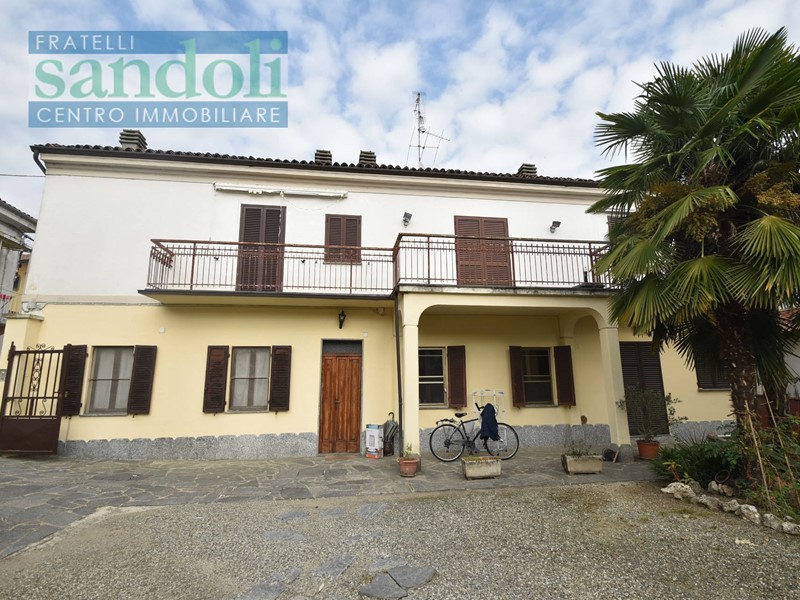 Casa Indipendente in Vendita a Tricerro, 95'000&euro;, 230 m²