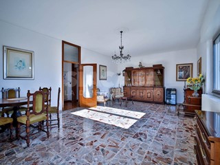 Villa in Vendita a Sulbiate, 388'000€, 301 m²