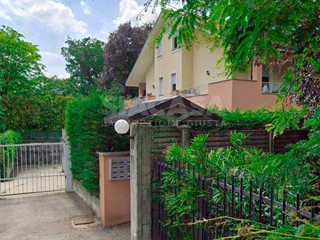Trilocale in Vendita a Bernareggio, 258'000&euro;, 124 m²