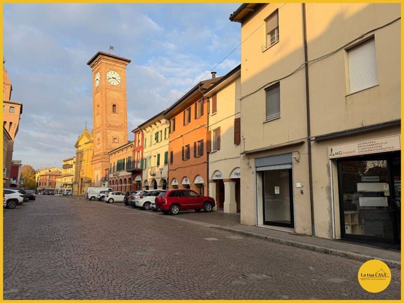 Immobile commerciale in Affitto a Molinella, 500€, 50 m²