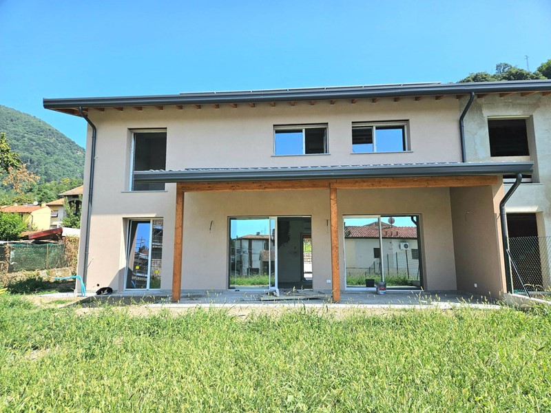 Villetta a schiera in Vendita a Cittiglio, 350'000€, 130 m²
