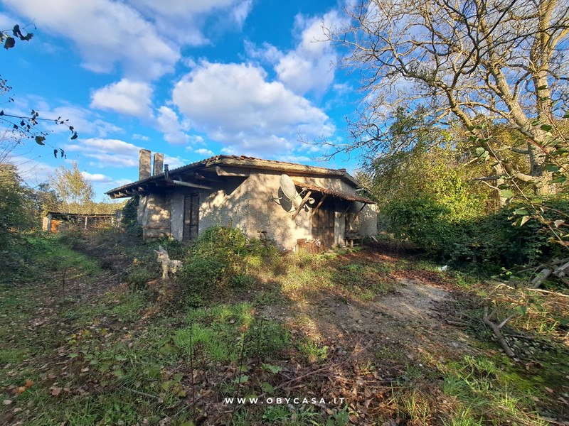 Casa Indipendente in Vendita a Bassano Romano, 46'000&euro;, 178 m²