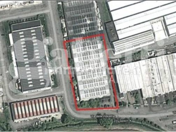 Capannone in Affitto a Rosate, 15'000€, 4000 m²