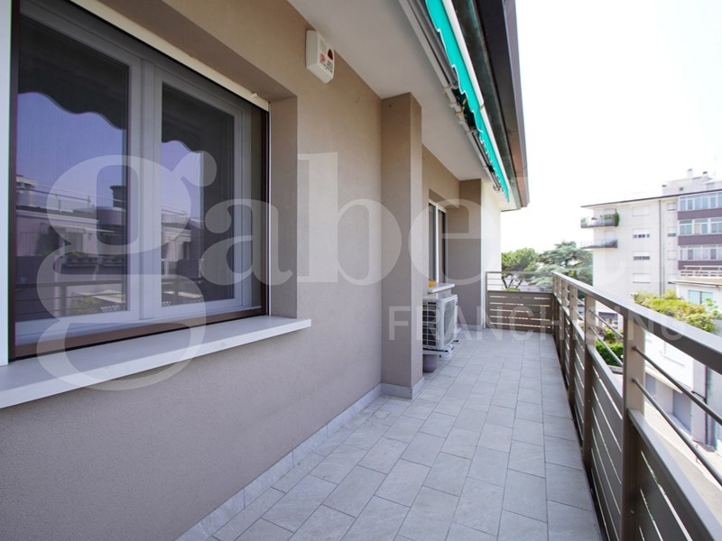 Appartamento in Vendita a Venezia, 290'000€, 145 m²