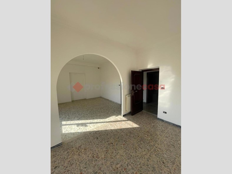 Trilocale in Vendita a Roma, 180'000€, 124 m²