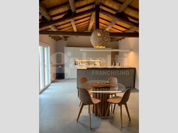 Casa Indipendente in Vendita a Ravenna, 399'000&euro;, 230 m², arredato