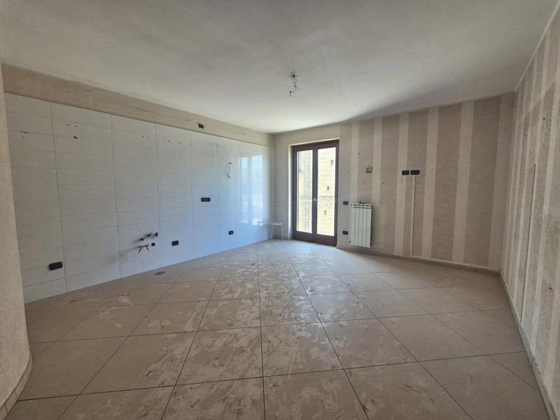 Trilocale in Vendita a Caivano, 125'000&euro;, 80 m²