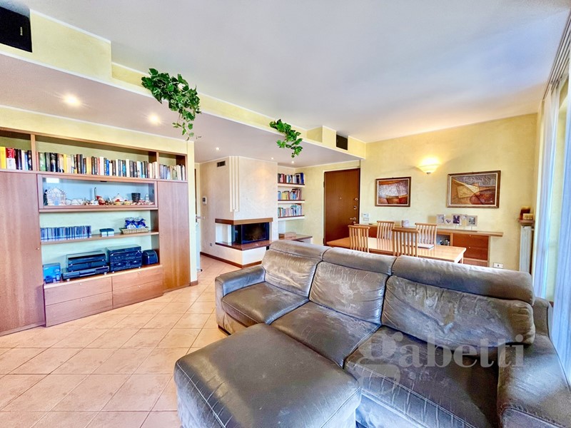 Trilocale in Vendita a Busto Arsizio, 250'000&euro;, 122 m²