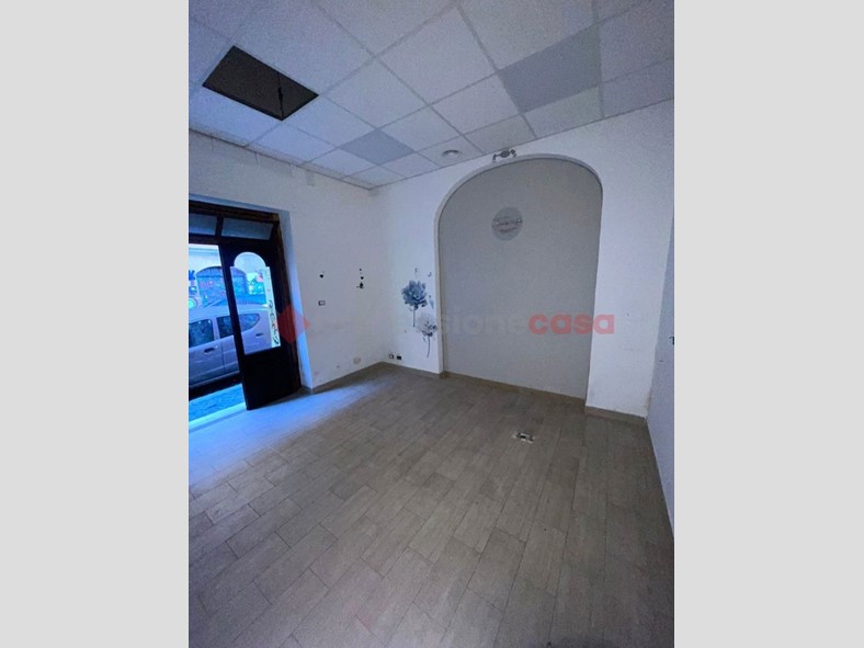 Negozio in Affitto a Roma, 850&euro;, 48 m²