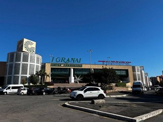 Immobile commerciale in Vendita a Roma, 192'000€, 95 m²