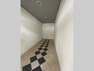 Negozio in Affitto a Rovigo, 500€, 15 m²