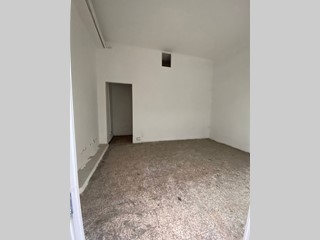 Negozio in Affitto a Rovigo, 300€, 17 m²
