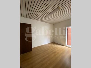 Ufficio in Affitto a Rovigo, 600€, 80 m²