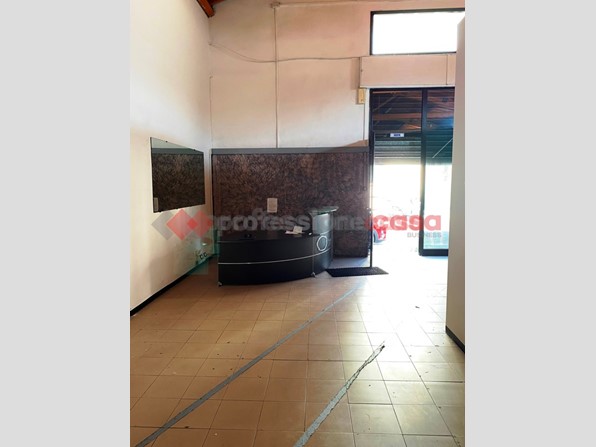 Negozio in Vendita a Livorno, 180'000&euro;, 375 m², arredato