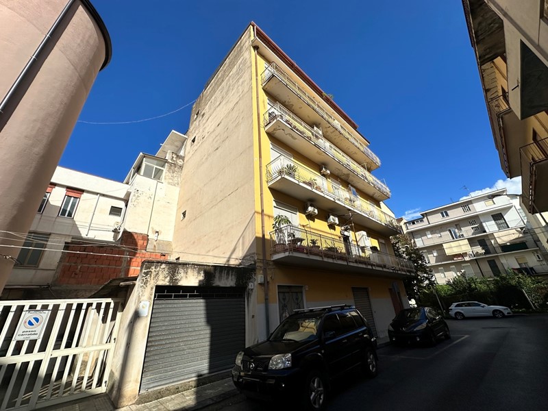 Quadrilocale in Vendita a Barcellona Pozzo di Gotto, 55'000&euro;, 122 m²