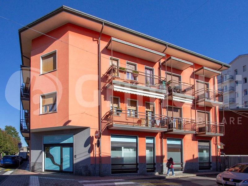 Quadrilocale in Vendita a Limbiate, 129'000€, 122 m²