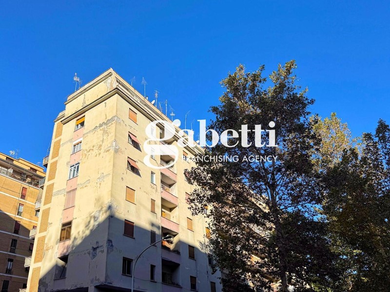 Trilocale in Vendita a Roma, 238'000€, 74 m²