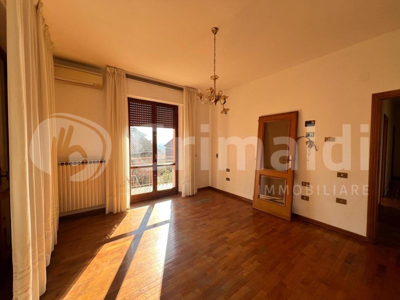 Quadrilocale in Vendita a Corciano, 250'000€, 167 m²