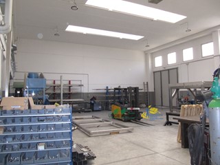 Capannone in Vendita a Parma, 790'000€, 1200 m²