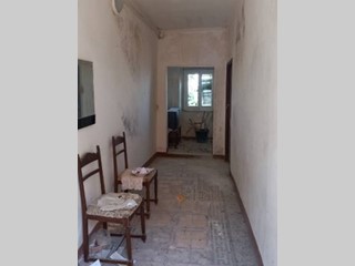 Casa Semi Indipendente in Vendita a Luni, zona Nicola, 69'772€, 195 m²