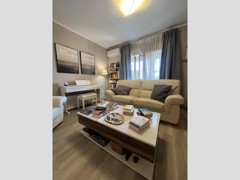 Appartamento in Vendita a Siracusa, zona Mazzarona, 110'000€, 110 m²